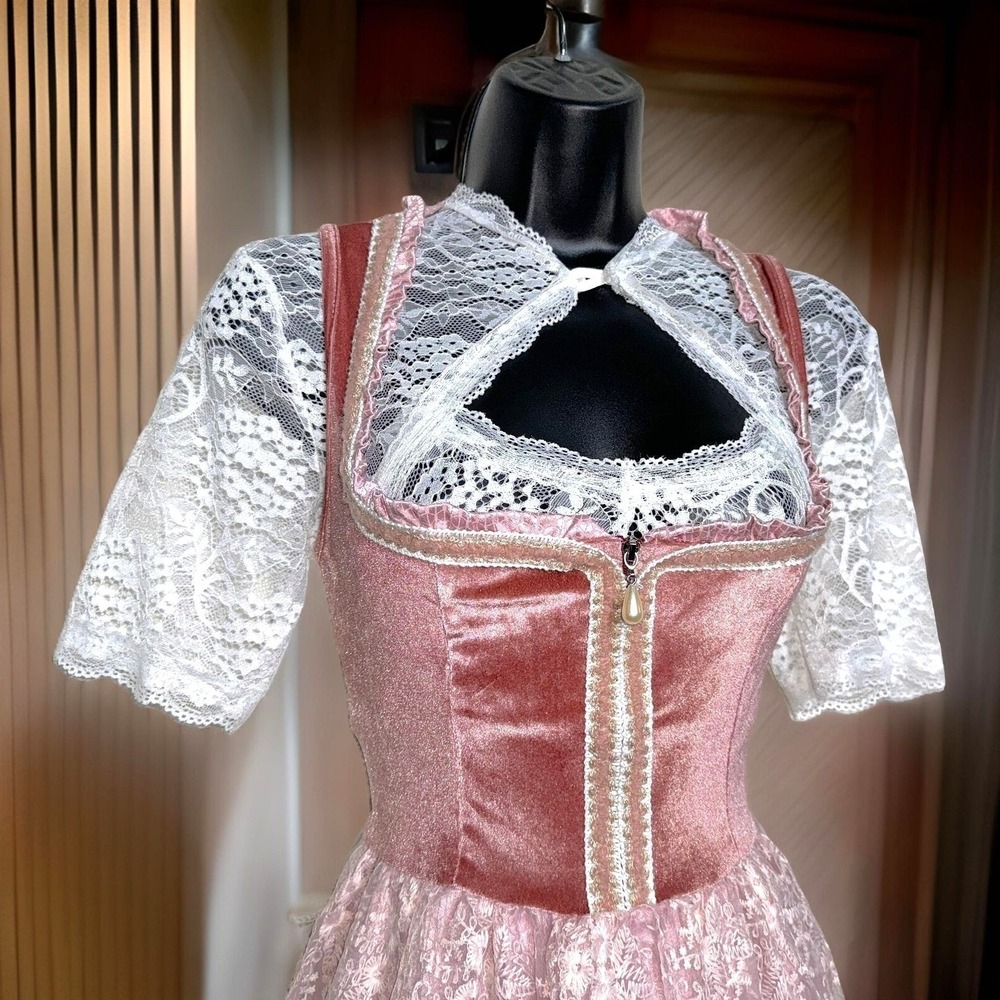 New Medium White Lace Dirndl Blouse High Keyhole Neck Vneck Top Oktoberfest